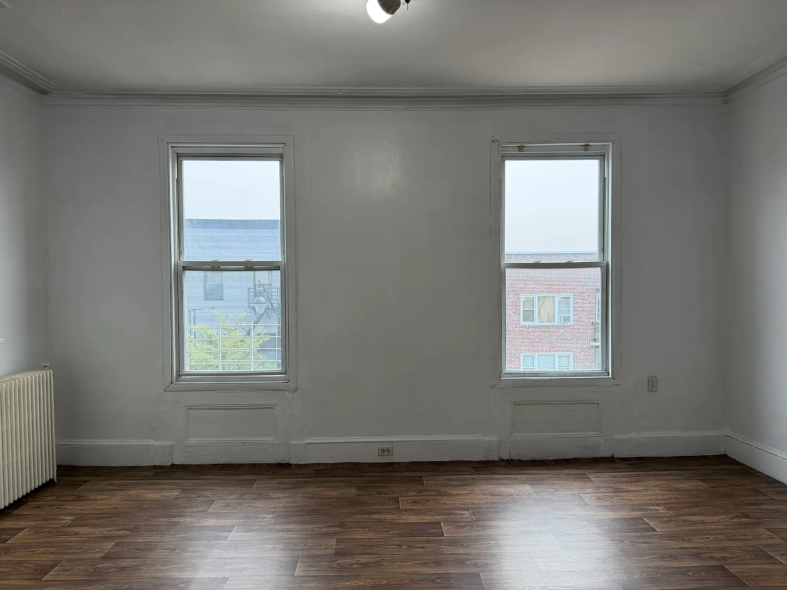 3 bed, 1000 sqft, $2,000 — Photo 2