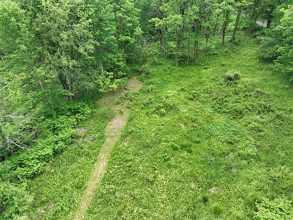 3rd image of 37 Cranberry Road