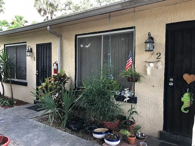 32 S Wild Olive Ave #E — Photo 3