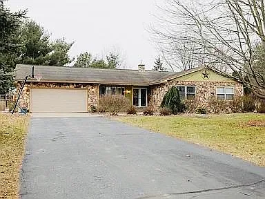 190 Moonwood Trl photo 1