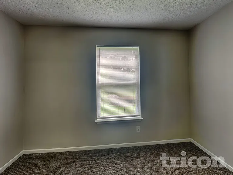 2729 Redland Ln — Photo 13