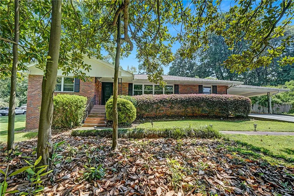 3 bed, 2.0 bath, 1886 sqft, $3,800 — Photo 3