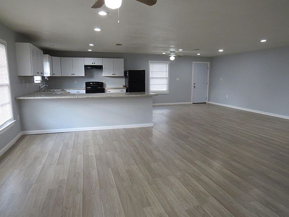 4th image of 230 Edna Dr
