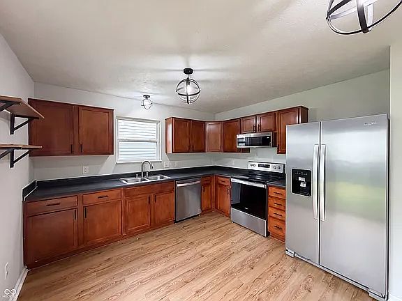 3rd image of 3727 Whistlewood Ln