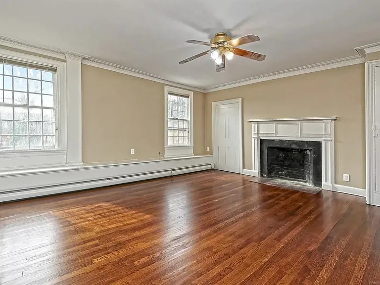 562 Amity Rd #D — Photo 2
