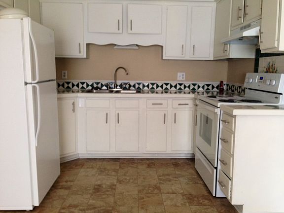 3rd image of 7626 Ireland Dr