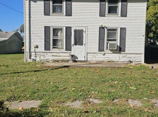 215 S Madison St, Grandview, IA 52752