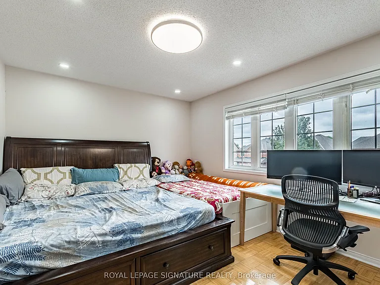 35 Whitehouse Cres — Photo 36
