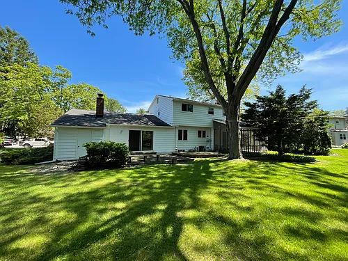 2366 Eaton Gate Rd Photo 1