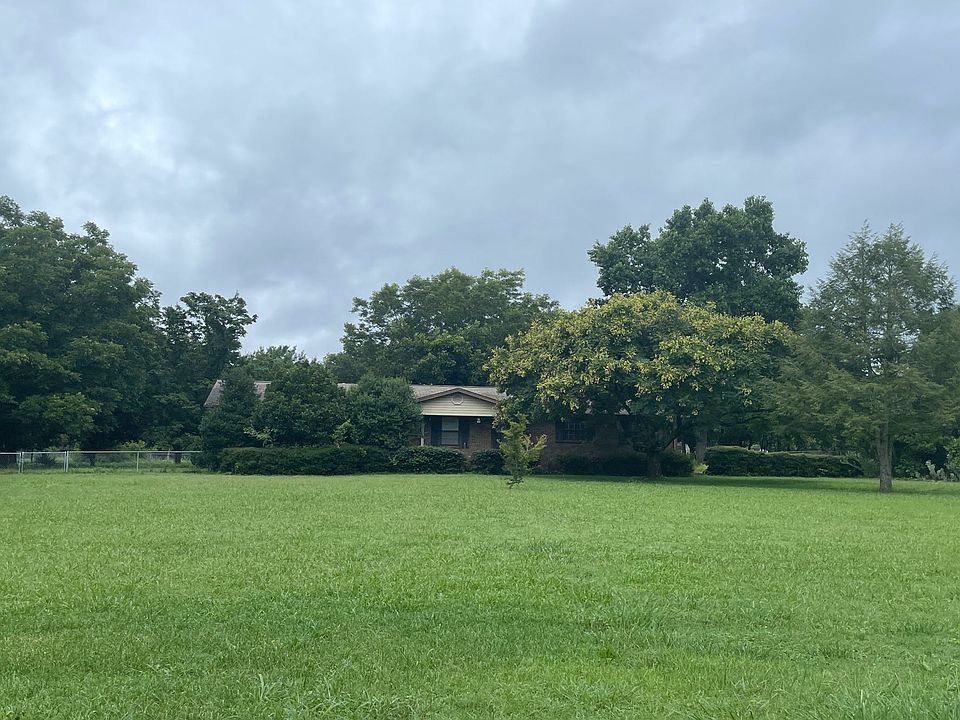 1st image of 243 NW Northwest Cir