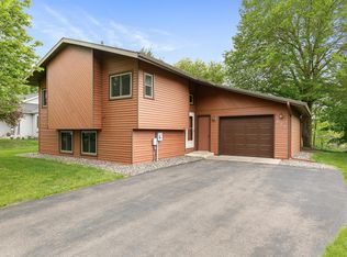 894 Pearl View Dr, Sauk Rapids, MN 56379