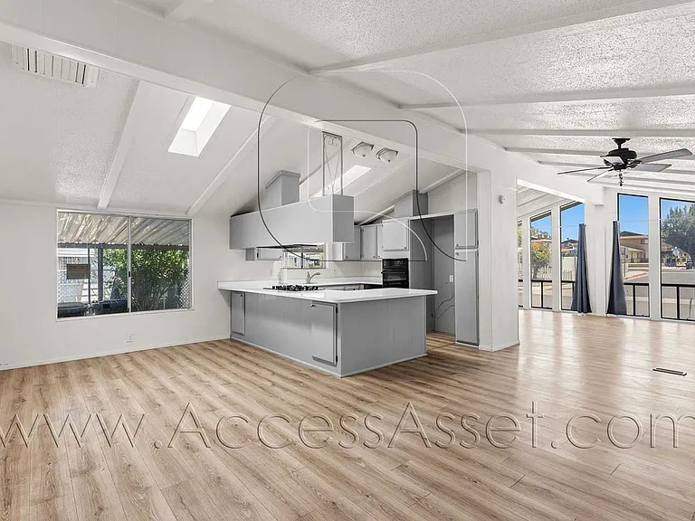 1360 Cabrillo Dr — Photo 14