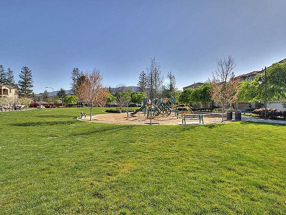 3rd image of 2198 Mendocino Ln