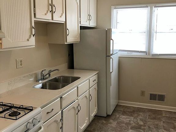 2nd image of 1151 Norton St #2