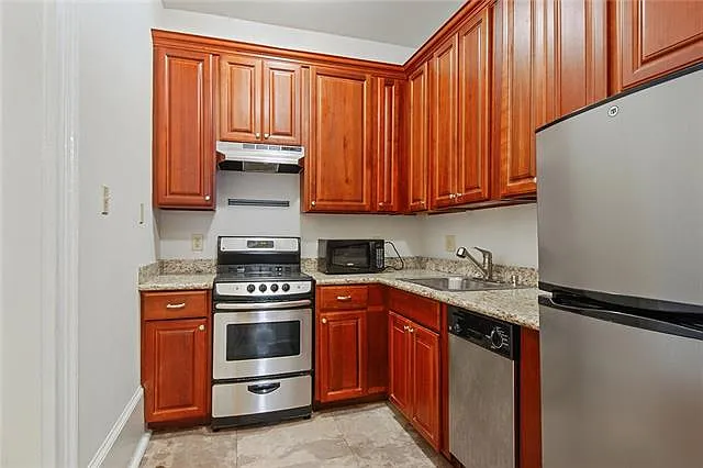 317 Royal St #4 — Photo 5