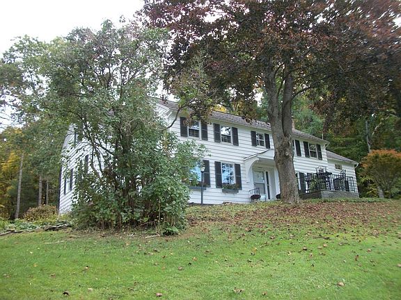 5th image of 107 Edgewood Dr
