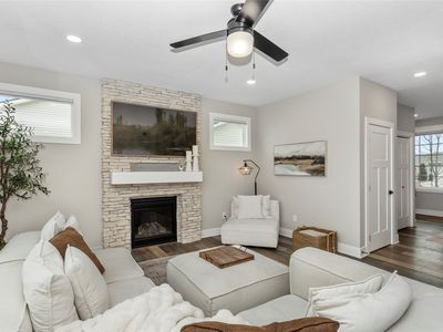 940 9th St, Waukee, IA, 50263