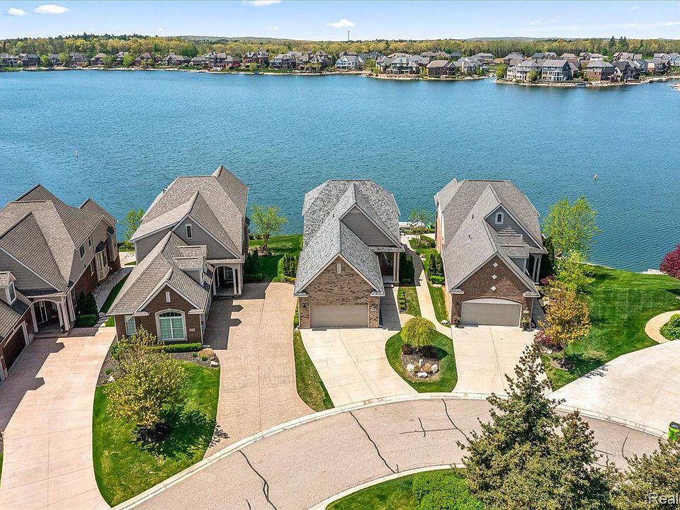 1st image of 10744 Waterfall Ct #19