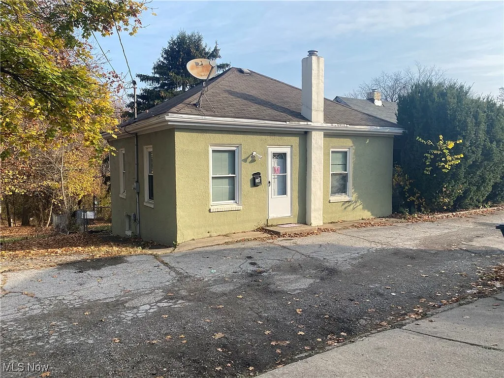 1240 Arlington Ave photo 1