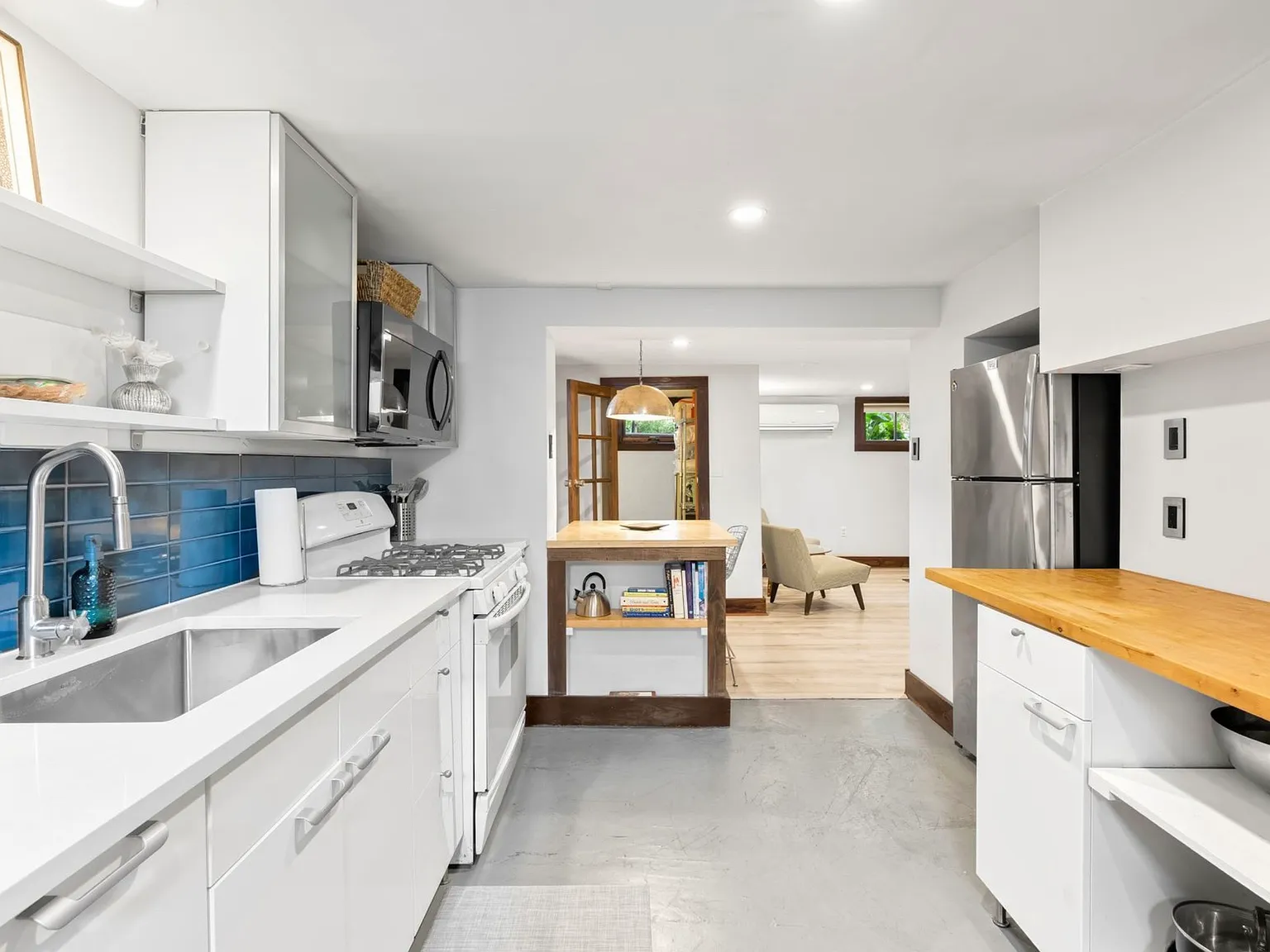 1 bed, 725 sqft, $2,000 — Photo 3