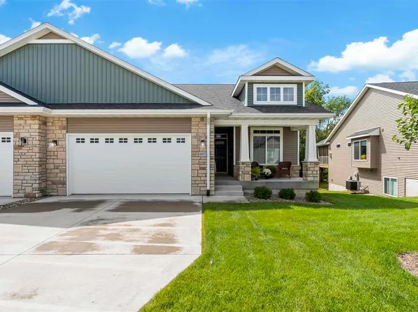 607 Hillside Dr, Tiffin, IA 52340