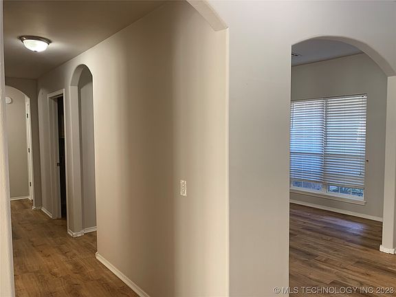 5th image of 4712 S 202nd Ave E