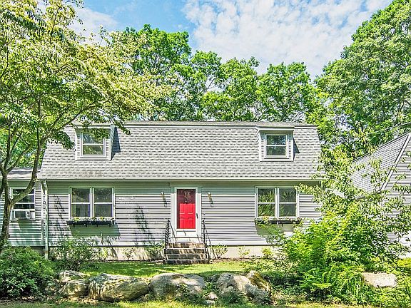 5th image of 71 Heather Hollow Dr