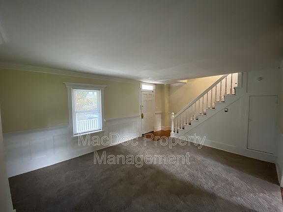 5th image of 212 Forbes St