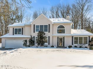 8 Winding Woods Way, Manalapan, NJ