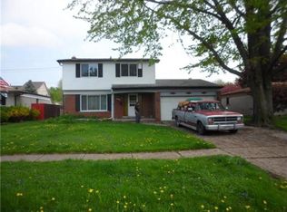 34024 Greentrees Rd, Sterling Heights, MI 48312