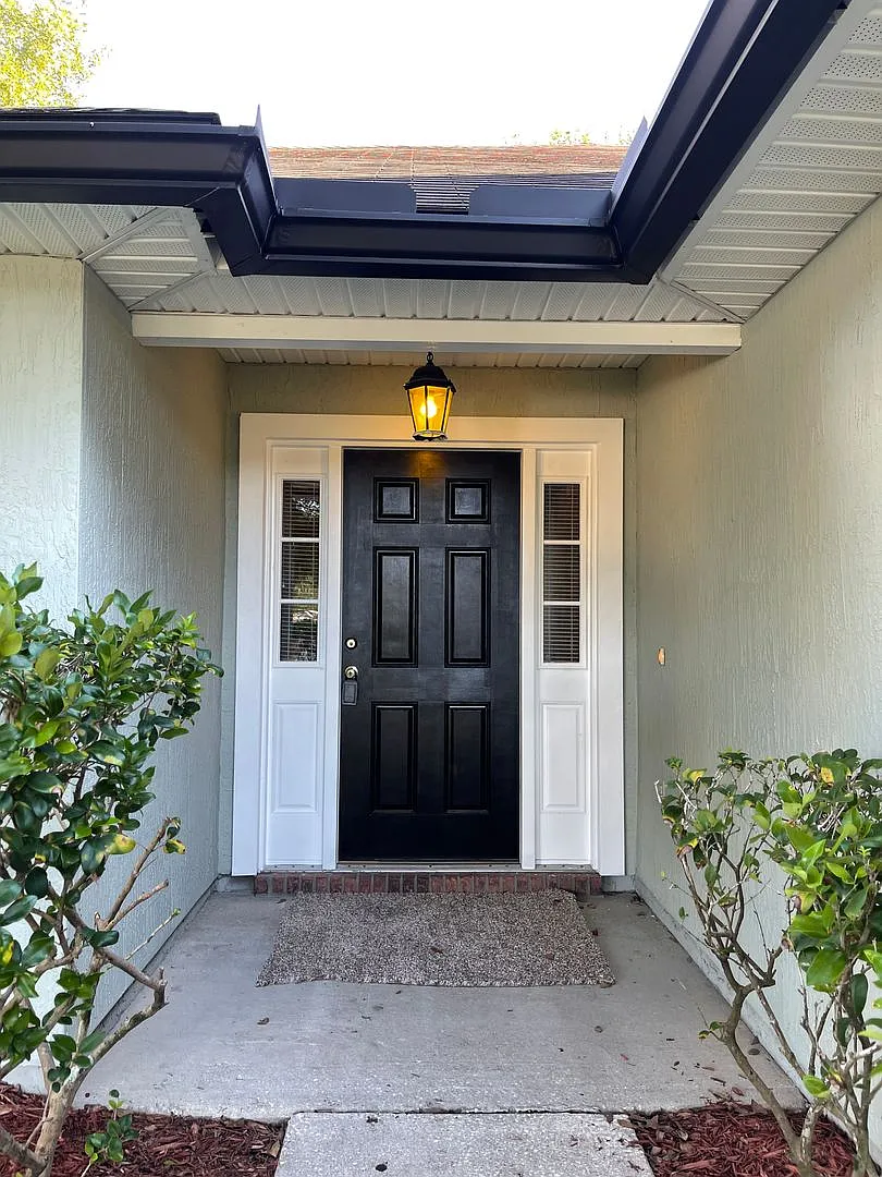 Three Bedroom in Watermill — Photo 3