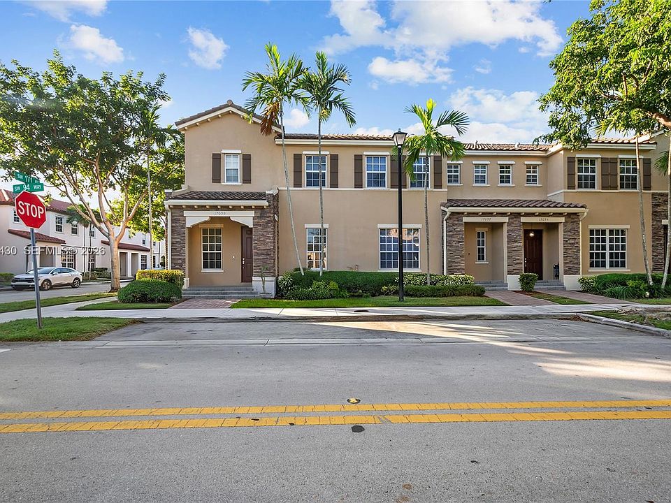 1st image of 17099 SW 94th Way
