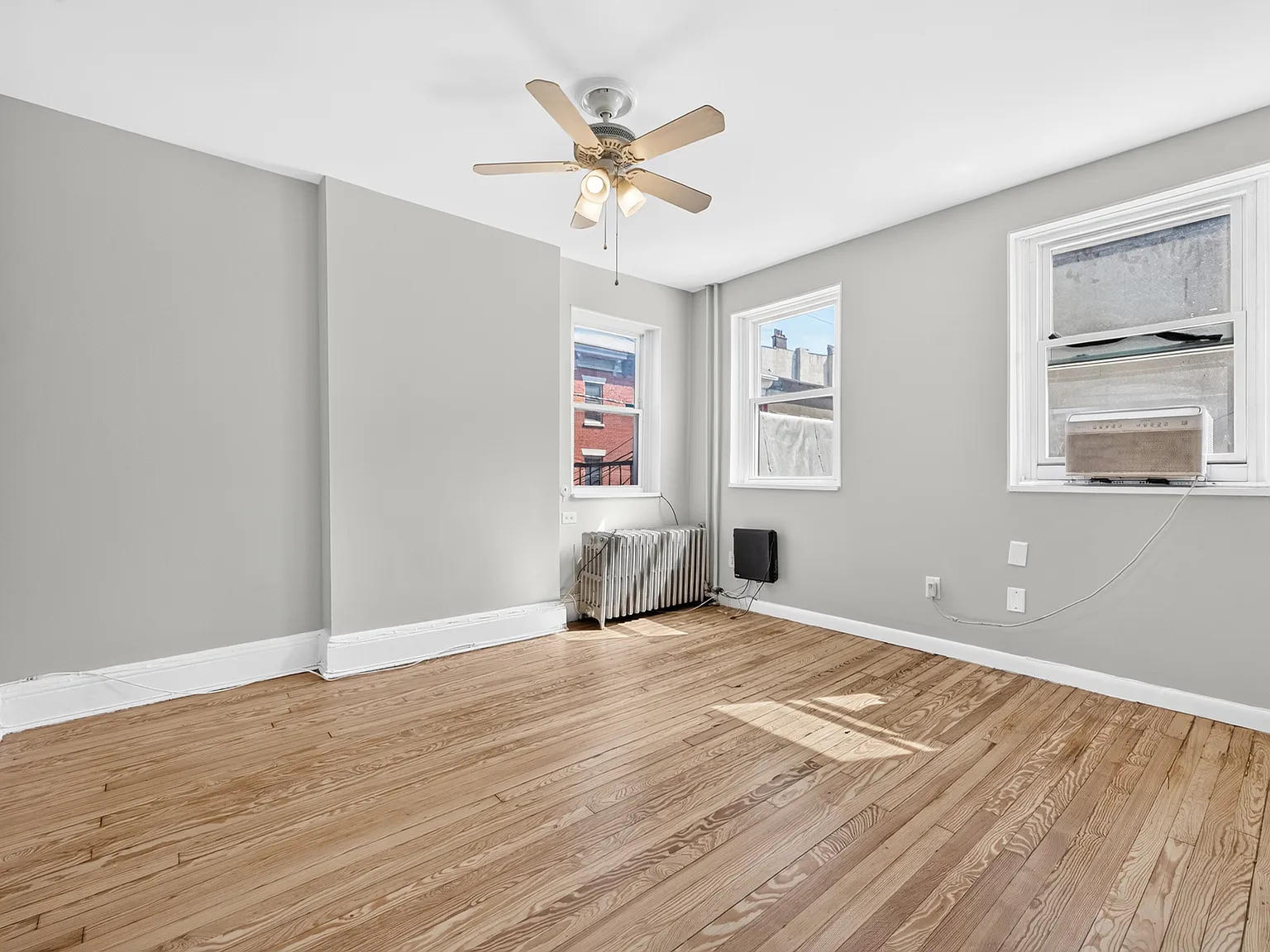 1 bed, 450 sqft, $2,350 — Photo 3