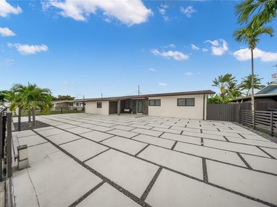 421 W 55th Pl, Hialeah, FL, 33012