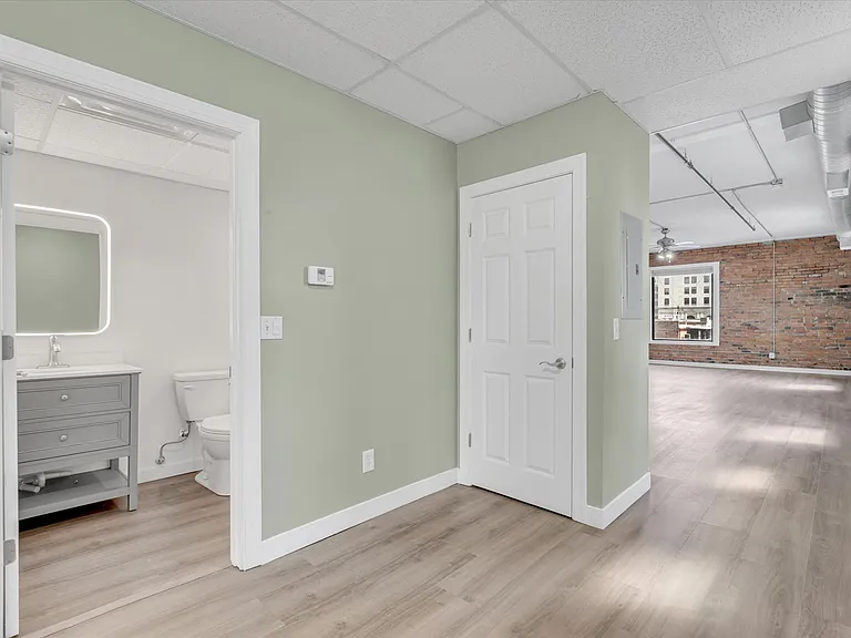 400 N Main St #202 — Photo 1