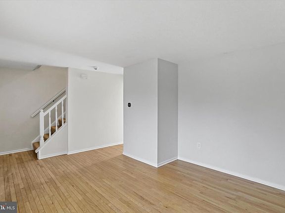 5th image of 244 Lily Ct