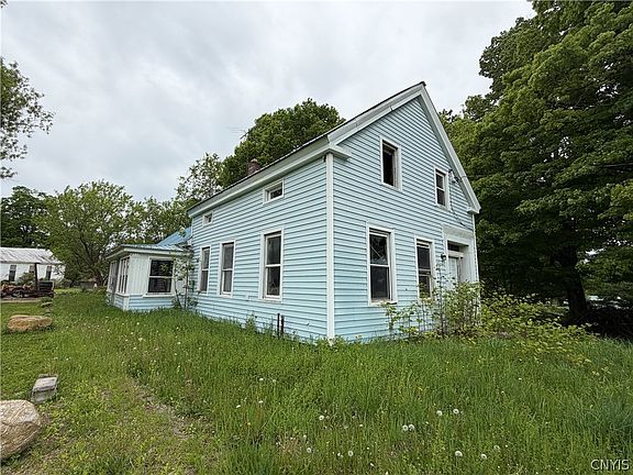 3rd image of 3117 Military Rd