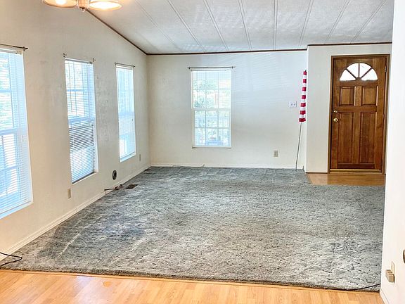 5th image of 15992 Leslie Dr