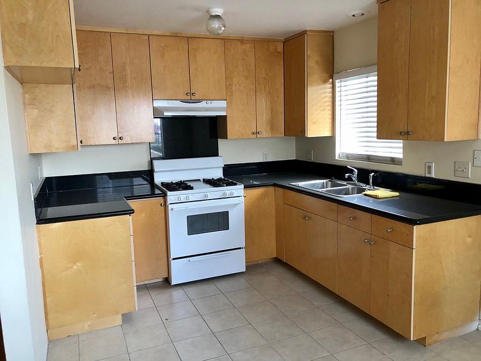 1st image of 7628 Emerson Pl