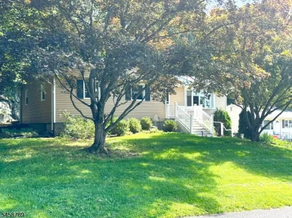 30 Woodlawn Ter, Jefferson Twp., NJ 07849