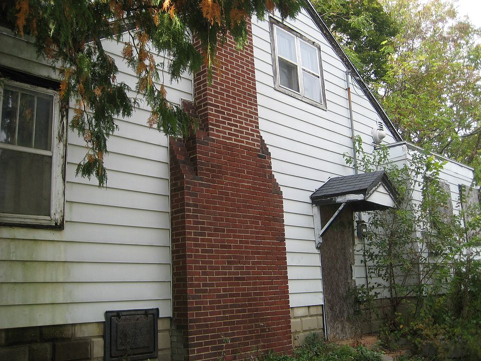 2nd image of 1720 W 10th St