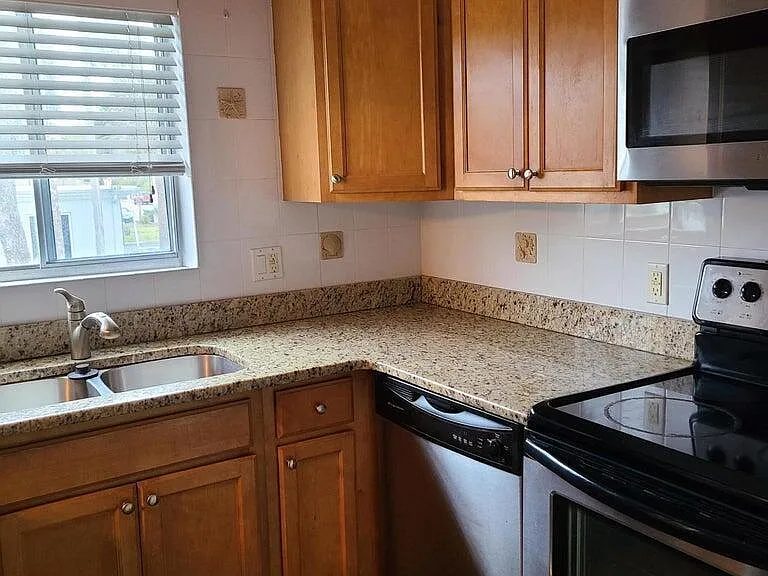 102 S Peninsula Dr #200 — Photo 6