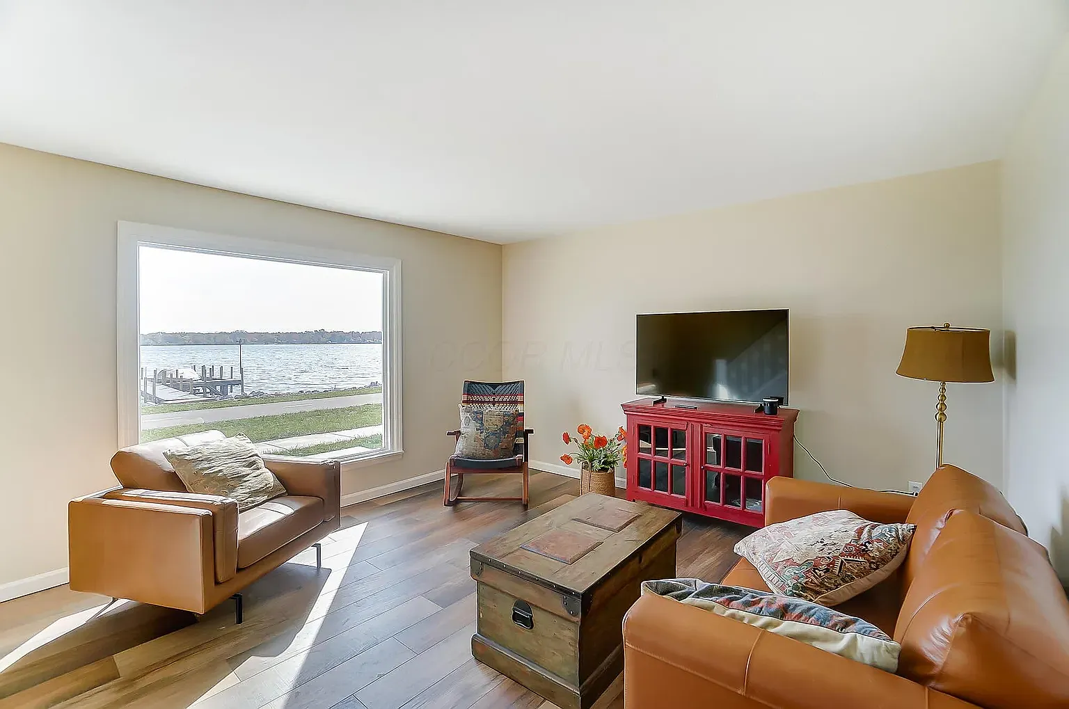 2 bed, 1.5 bath, 1500 sqft, $2,500 — Photo 3
