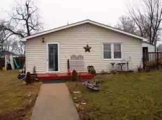 507 S 3rd St, Colona, IL 61241