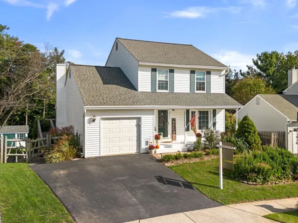 10717 Hunters Chase Ln, Damascus, MD 20872