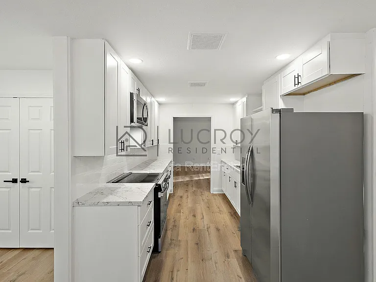 816 Winthrop Cir — Photo 35