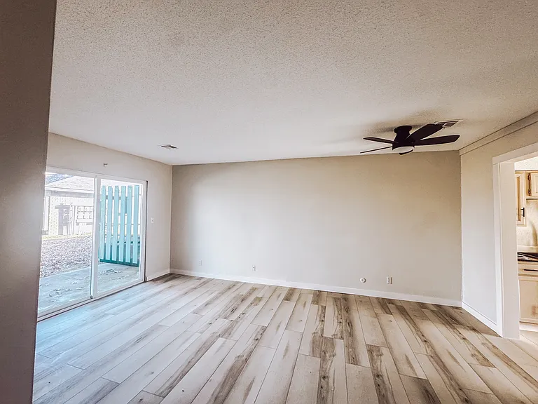 500 North Cline Rd Apartments — Photo 12