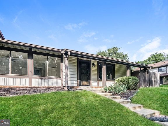 5th image of 62 Cable Hollow Way #384