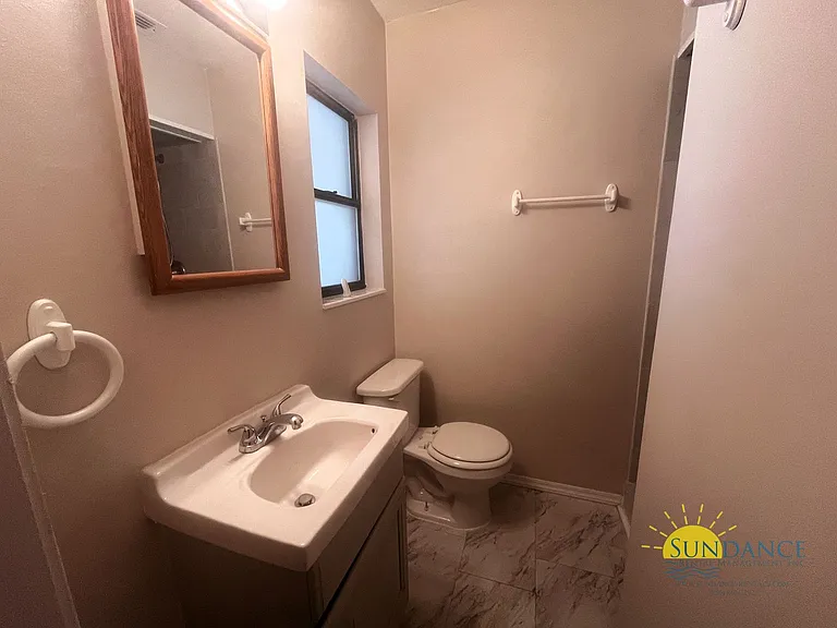 475 Andrew Dr — Photo 7