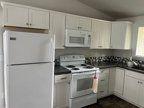 3rd image of 12123 109th Avenue Ct E